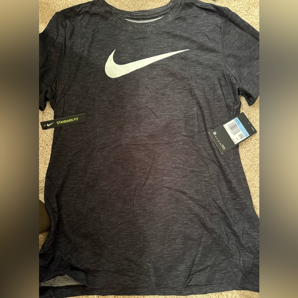 8 X BRAND NEW NIKE DRY FIT T-shirts